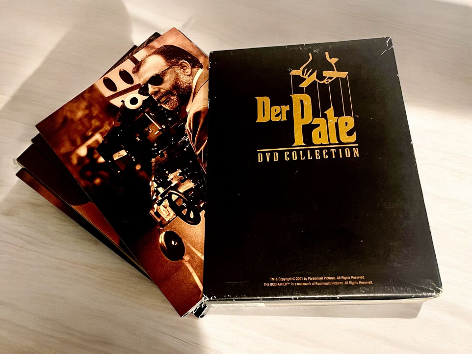 Zwei Beispiel DVDs mit dem Titel Der Pate